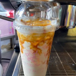 นมสดไวท์มอลต์คาราเมลเย็น Icred caramel white malt with milk