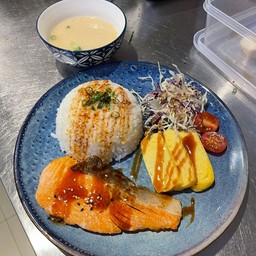 Grill Salmon Bento