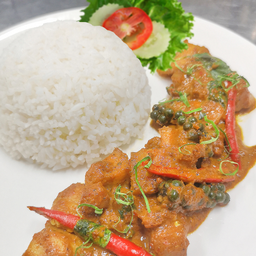 ผัดเผ็ด ราดข้าว