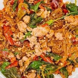 วุ้นเส้น ผัดกระเพราหมูสับ