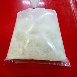 ชายสี่บะหมี่เกี๊ยว By เฮียยศ -