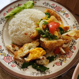 ข้าวยำไข่ดาว