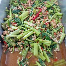 ผัดผักบุ้งหมูสับ