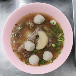 หมี่ขาวพิเศษน้ำใสเนื้อเปื่อยลูกชิ้น