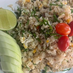 ข้าวผัดปลาทูชะอม+น้ำ้พริกกะปิ