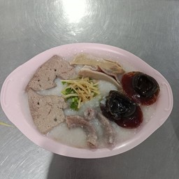 โจ๊กเครื่องในอย่างเดียวใส่ไข่เยี่ยวม้าไม่ใส่หมูสับ