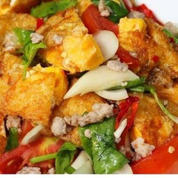 ยำไข่ดาวหมูสับ