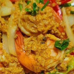 กุ้งผัดผงกระหรี่
