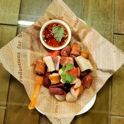 ลูกชิ้นรวมทอด