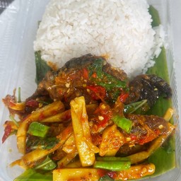 พริกแกงปลาดุกกรอบ