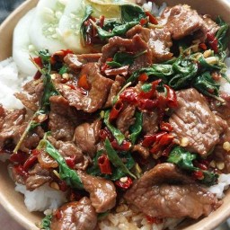 ส้มตำ ยำ  ตามสั่งกระเพราโบราน