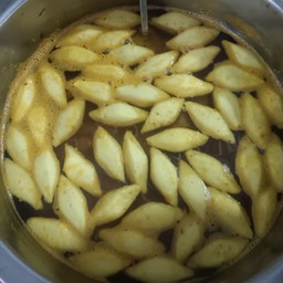 ขนมจีนน้ำยาไม่ใส่กะทิลูกชิ้น