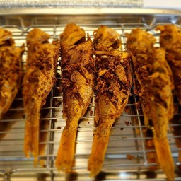 ปลาแดงทอดขมิ้น