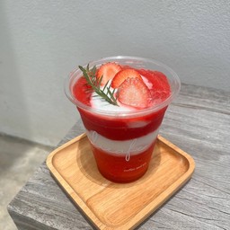 สตอเบอรี่สมูทตี้