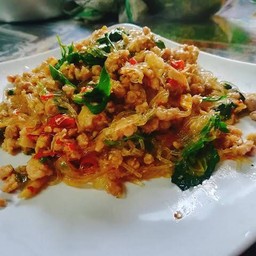 ข้าวกะเพราวุ้นเส้น+ไข่ข้น