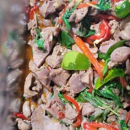 บ้านเอี้ยง เขาแก้ว