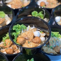 เล็กต้มยำลูกชิ้น