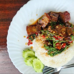 ข้าวกระเพราหมูกรอบ