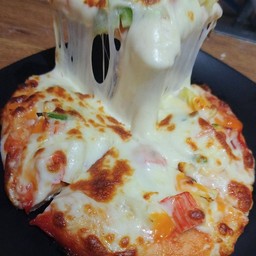 พิซซ่าหน้ารวมชีสล้นขนาด6นิ้ว 4ชิ้น