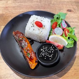 ข้าวแซลมอนย่างเทอริยากิ