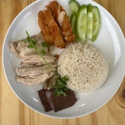 ข้าวมันไก่ผสม (ต้ม+ทอด)