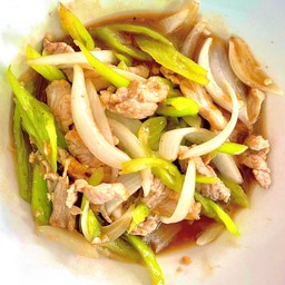 ผัดพริกหยวก