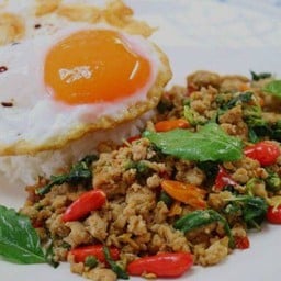 ข้าวผัดกะเพราหมูสับ