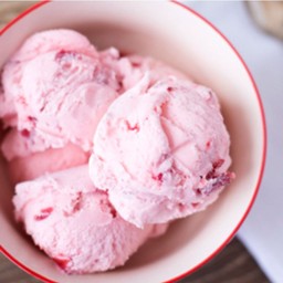 ไอศครีม รสสตอเบอรี่