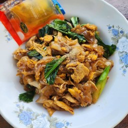 ผัดซีอิ้วเส้นใหญ่หมูหรือไก่