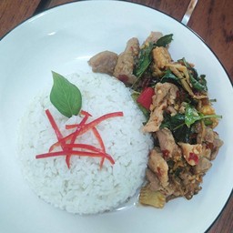 ผัดขี้เมาพร้อมข้าวสวย