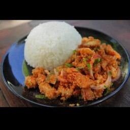 ข้าวยำไก่แซ่บ