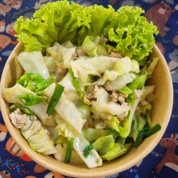 ผัดกะหล่ำ (หมูสับ,หมูชิ้น,ไก่,หมูสไลด์,กุ้ง)
