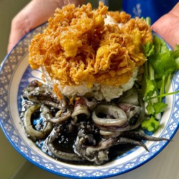 หมึกดำราดข้าว