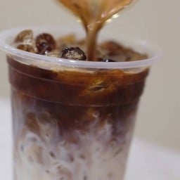 ไชโย ชา กาแฟ นมสด ปังปิ้ง ข้าวโพดคลุกเนย