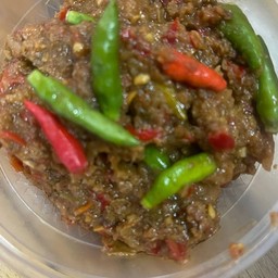 ข้าวผัดน้ำพริกมะขามสด+ไข่ต้ม