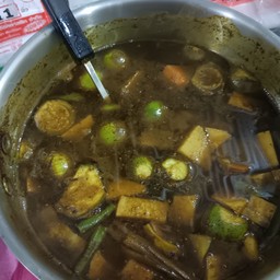 ขนมจีนแกงไตปลา