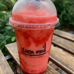 สตอเบอร์รี่ สมูทตี้