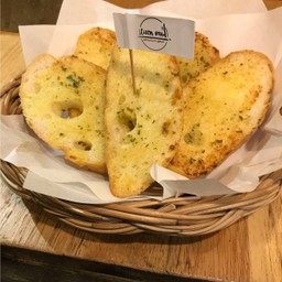 ขนมปังกระเทียม