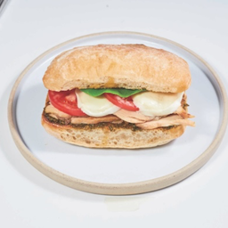 CB1 Chicken & Pesto แซนวิชไก่กับเพสโต้