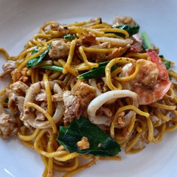 ผัดซีอิ๋วเส้นเหลืองทะเล