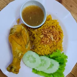 ก๋วยเตี๋ยวไก่ตุ๋นยาจีนแม่จัน พาราไดซ์พาร์คศรีนครินทร์