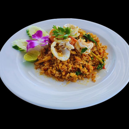 ข้าวผัดโป๊ะแตกทะเล