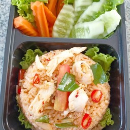 ข้าวผัดต้มยำทะเลหรือหมู ไก่