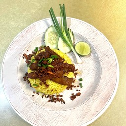 ข้าวผัดขมิ้นโคนลิ้นโคขุนทอด
