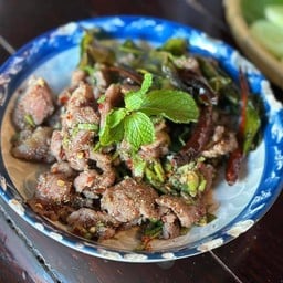 ลาบเนื้อขาลาย