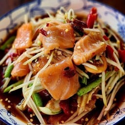 ตำแซลมอน