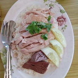 ก๋วยเตี๋ยวไก่เจ๊ยุ้ย