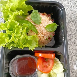 ข้าวกะเพราคลุกหมูหรือไก่