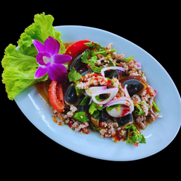 ยำไข่เยี่ยวม้า หมูสับ