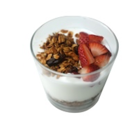 OY5 Yoghurt with granola & strawberry โฮมเมดกราโนล่า สตรอเบอร์รี่กับโยเกิตหรือนม
